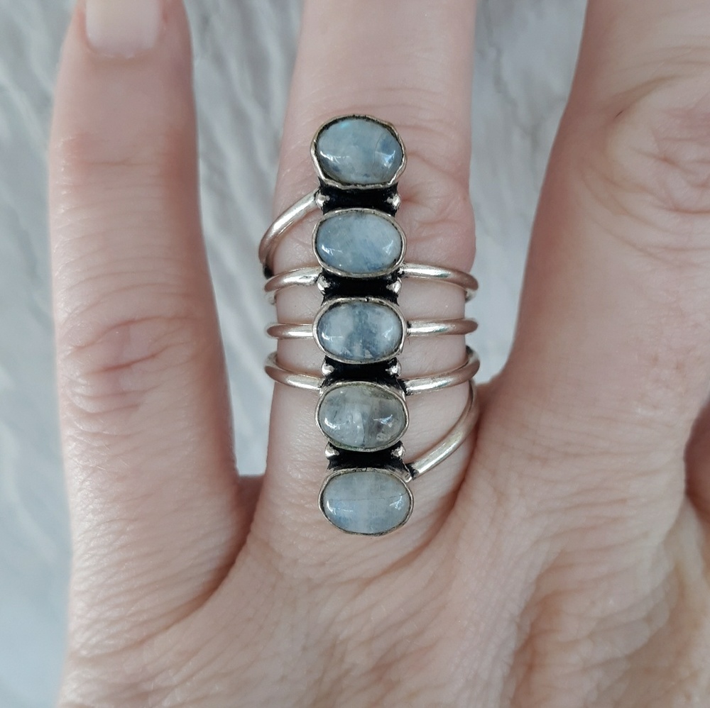 New Rainbow Moonstone Silver Statement Ring. - image 3